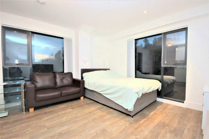 Apartment To Rent In Cardinal Court, Scholes Street, Oldham, Lancashire, OL1