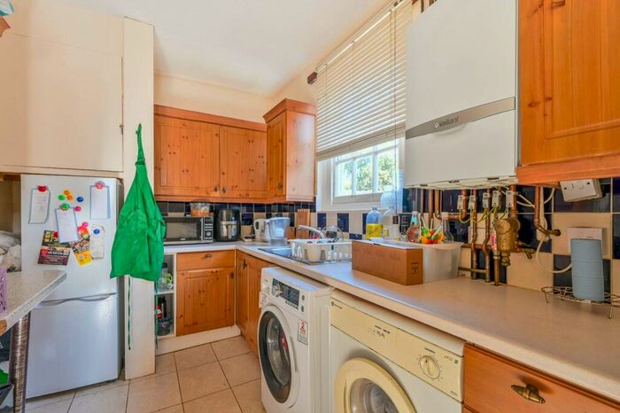 3 Bedroom Terraced House To Rent In Kingfield Street, Isle Of Dogs, London, E14