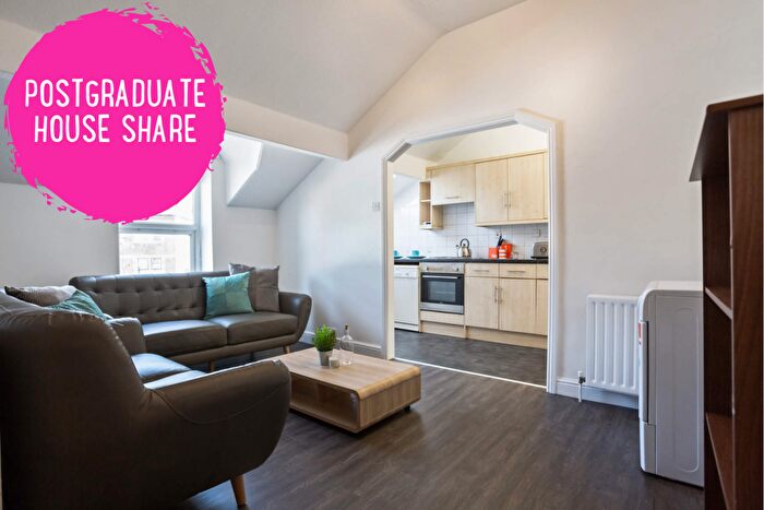5 Bedroom House To Rent In Victoria Road, Leeds, LS6