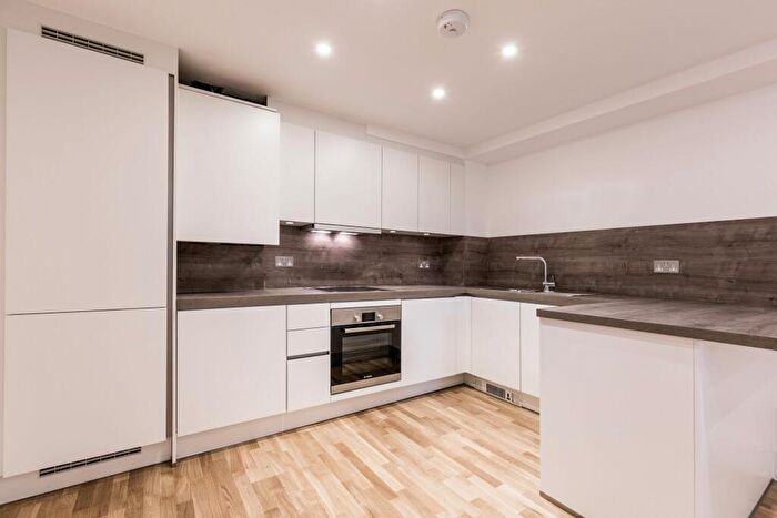 1 Bedroom Flat To Rent In Old Church Court, Grove Road, N11