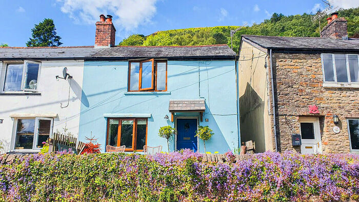 2 Bedroom Cottage To Rent In Bristol Terrace, Gwaelod-y-garth, CF15