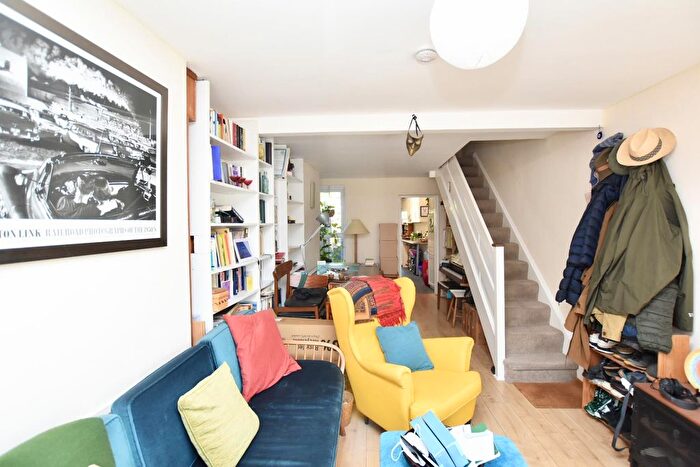 2 Bedroom Terraced House To Rent In West Street, Henley-On-Thames, RG9