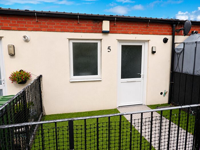 2 Bedroom Maisonette To Rent In Hillgrove Court, Mill Street, Kidderminster, Worcestershire, DY11