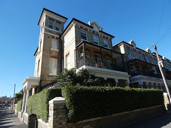 2 Bedroom Flat To Rent In Adrian Square, Westgate-On-Sea, CT8