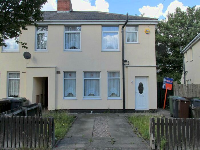 3 Bedroom End Of Terrace House To Rent In Russell Road, Bilston, WV14