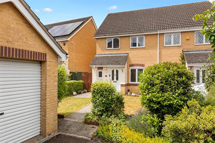 3 Bedroom Semi Detached House For Sale In Howberry Green, Arlesey, SG15