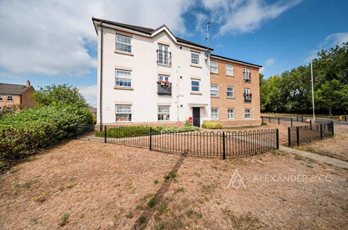 2 Bedroom Apartment For Sale In Limestone Grove, Houghton Regis, Dunstable, LU5