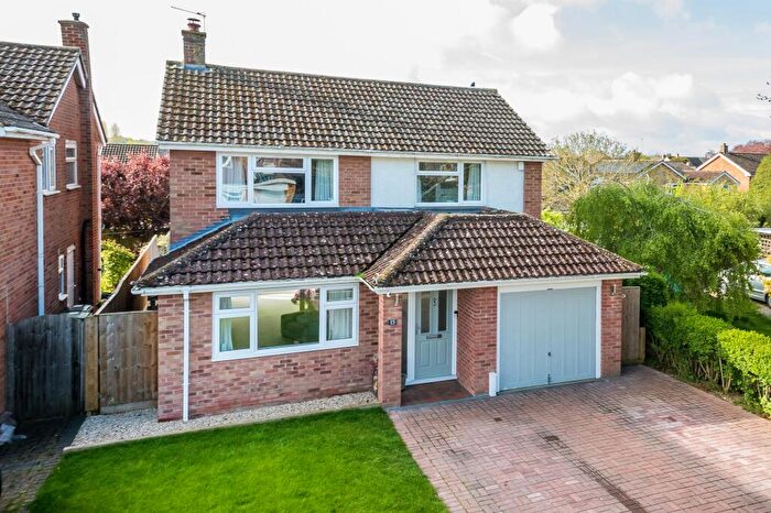 3 Bedroom Detached House For Sale In Vicarage Close, Grove, OX12