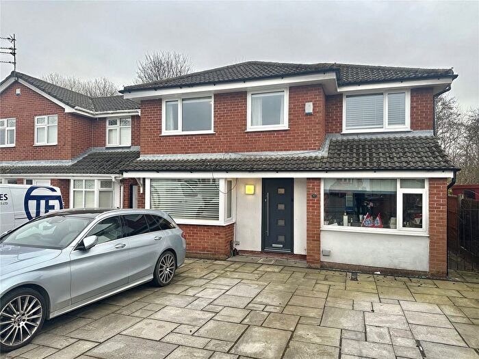 4 Bedroom Detached House For Sale In Brinton Close, Widnes, Cheshire, WA8