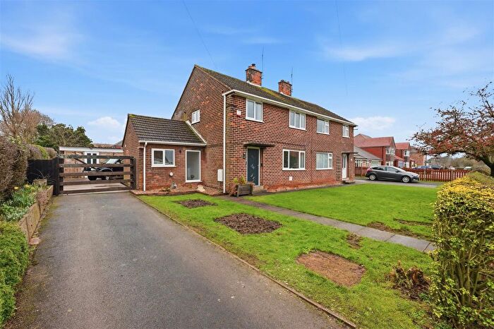 3 Bedroom Semi Detached House For Sale In Oxcroft Lane, Bolsover, Chesterfield, S44