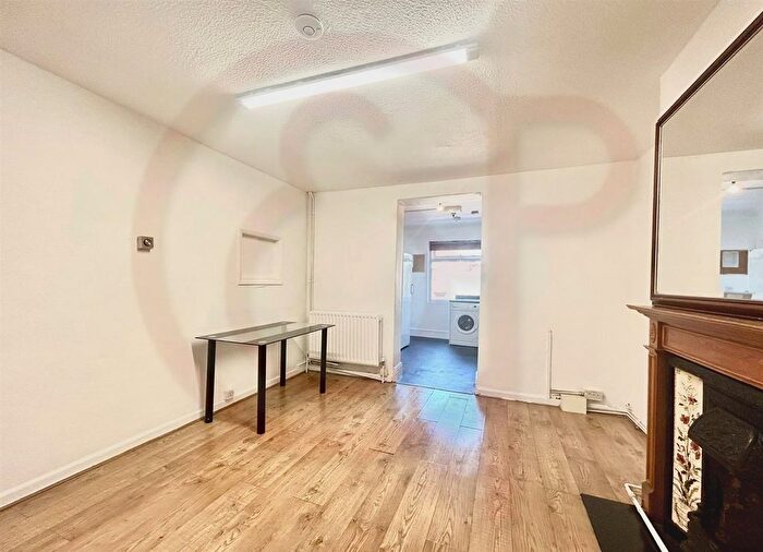 5 Bedroom Terraced House To Rent In Olive Road, Ealing, W5