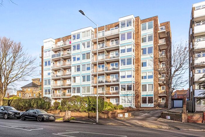 2 Bedroom Flat For Sale In New Church Road, Hove, BN3