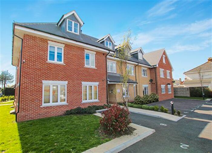 2 Bedroom Flat For Sale In Fairmile Road, Christchurch, Dorset, BH23