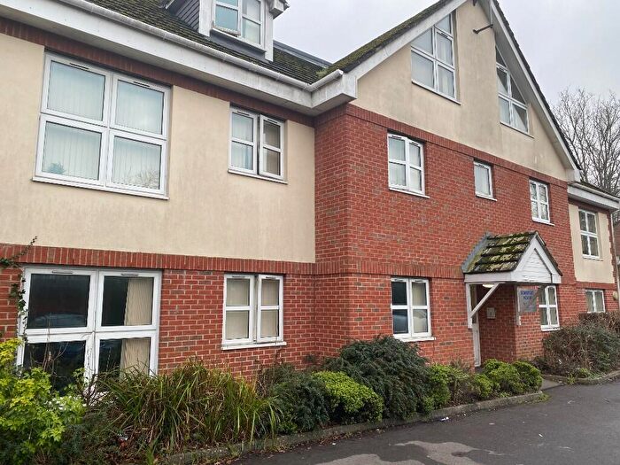 2 Bedroom Flat To Rent In Somerset Avenue, Southampton, Hampshire, SO18