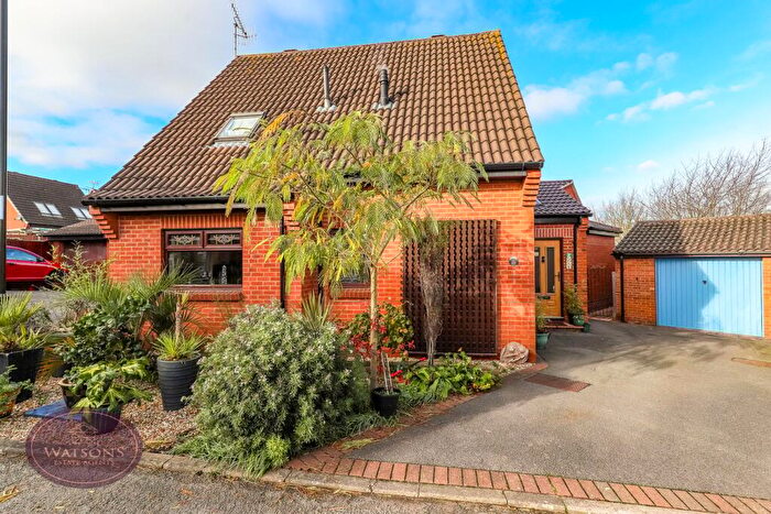 3 Bedroom Detached House For Sale In Lawn Close, Heanor, DE75