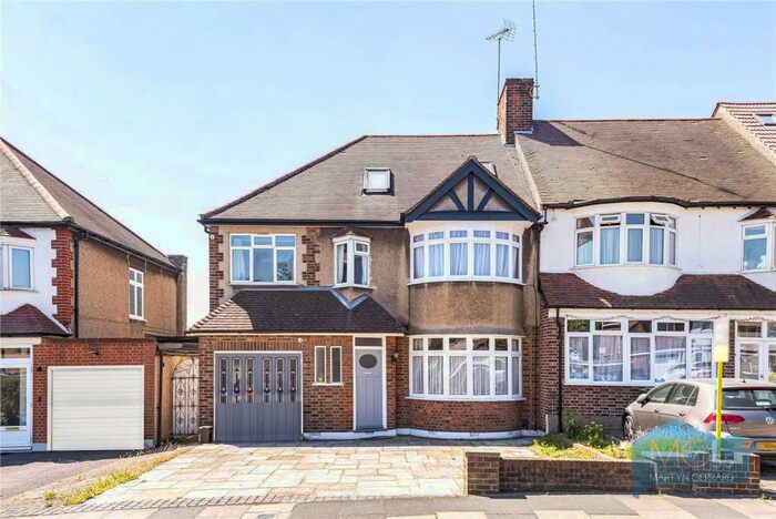 5 Bedroom End Of Terrace House To Rent In Seafield Road, Arnos Grove, London, N11