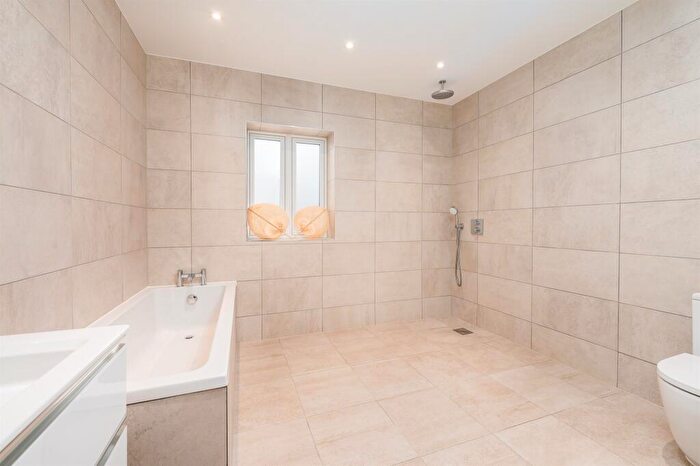 1 Bedroom Detached Bungalow For Sale In Burnham Waters, Waters Avenue, Burnham-On-Crouch, CM0