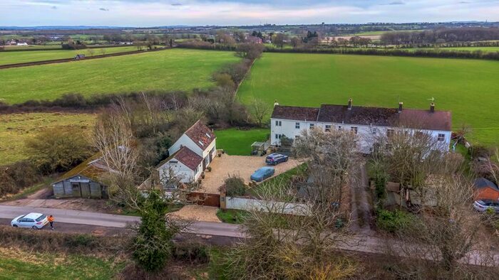 5 Bedroom Property For Sale In Whaddon Road, Little Horwood, Milton Keynes, MK17
