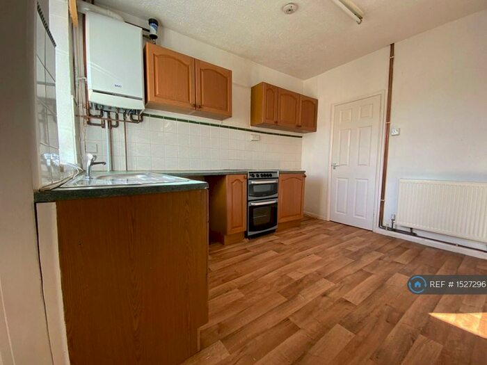 2 Bedroom Terraced House To Rent In Silverdale Road, Nottingham, NG7