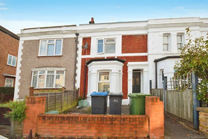 Flat To Rent In Cleveland Road, New Malden, KT3