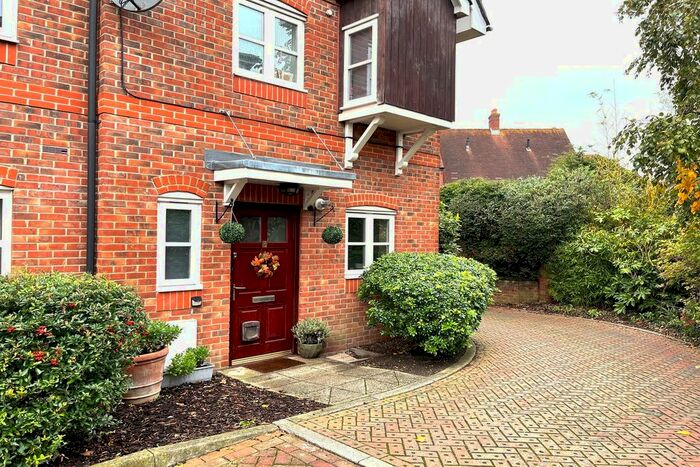 3 Bedroom Terraced House To Rent In Dukes Close, Westbourne, PO10