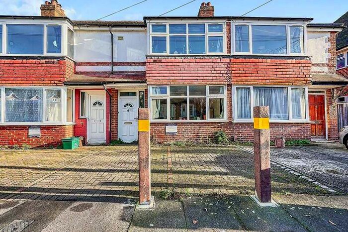 4 Bedroom Leisure Facility Commercial To Rent In The Bittoms, Kingston Upon Thames, KT1