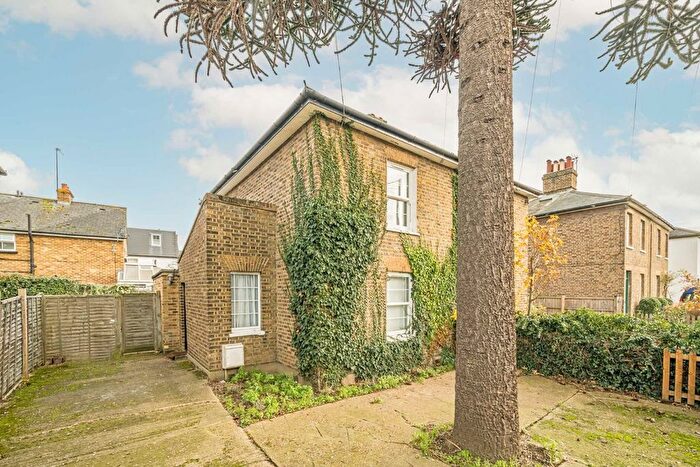 3 Bedroom Property To Rent In Albert Road, Kingston Upon Thames, KT1