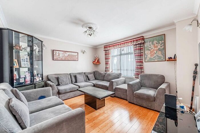 3 Bedroom Flat To Rent In Whitby Road, Ruislip, HA4