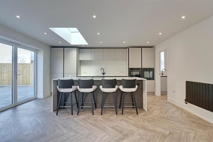 4 Bedroom Terraced House To Rent In Spencer Road, Southsea, PO4