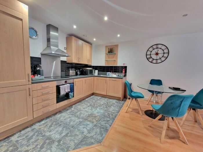 2 Bedroom Flat To Rent In Centurion Square, Skeldergate, York, YO1