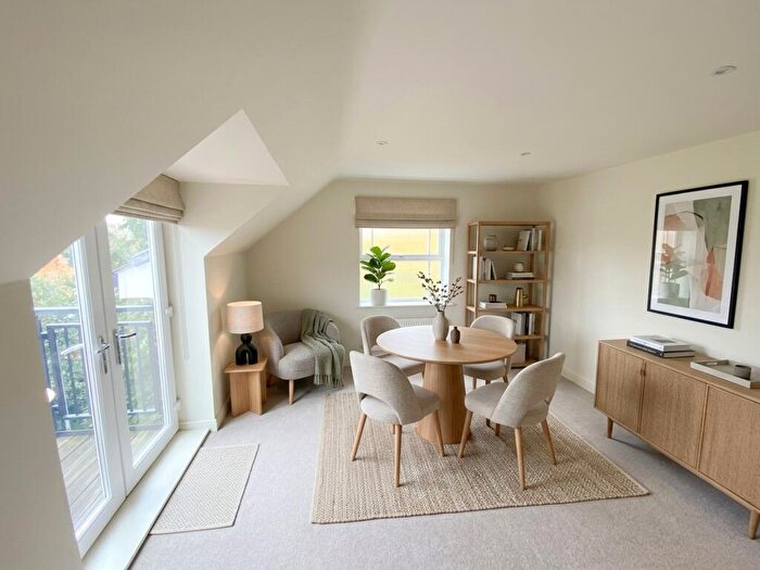 2 Bedroom Apartment For Sale In Stoneleigh, Knighton Park Road, Stoneygate, LE2