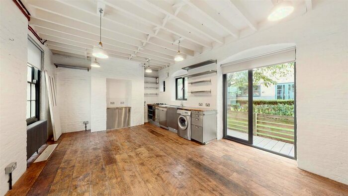 1 Bedroom Terraced House To Rent In Padbury Court, Shoreditch, E2