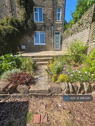 2 Bedroom End Of Terrace House To Rent In Radcliffe Road, Huddersfield, HD7