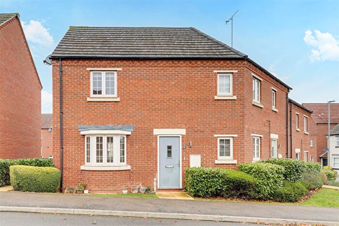 2 Bedroom Flat For Sale In Hopkin Court, Mapperley Plains, Nottinghamshire, NG3