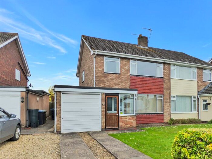 3 Bedroom Semi-Detached House For Sale In Manor Farm Road, Tredington, Shipston-on-Stour, CV36