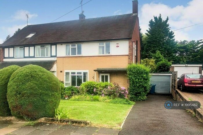 3 Bedroom Semi-Detached House To Rent In Evelyn Drive, Pinner, HA5