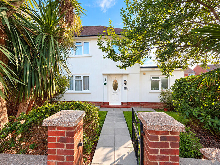 3 Bedroom End Of Terrace House For Sale In Wilmot Road, Shoreham-by-Sea, BN43