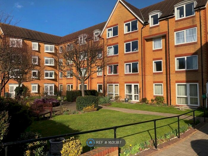 1 Bedroom Flat To Rent In Cassio Road, Watford, WD18