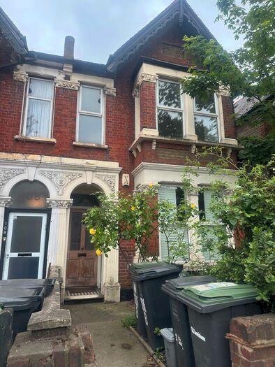 2 Bedroom Flat To Rent In Brownhill Road, London, SE6