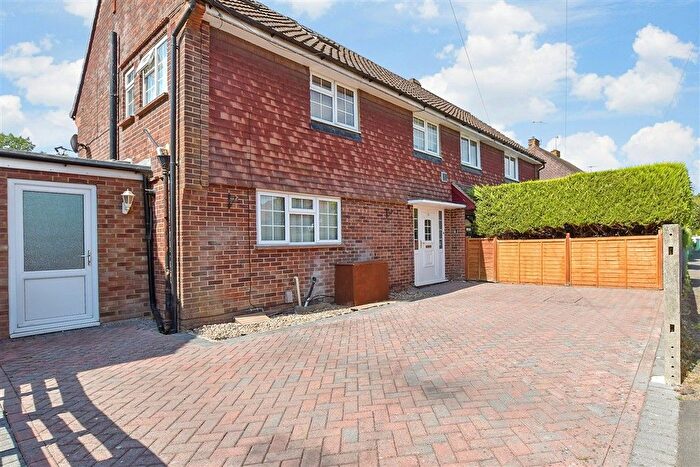 4 Bedroom Semi-Detached House For Sale In Crescent Way, Horley, Surrey, RH6