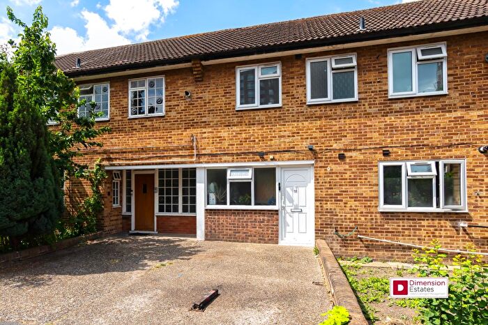 4 Bedroom Terraced House To Rent In Paragon Road, Hackney, London, E9