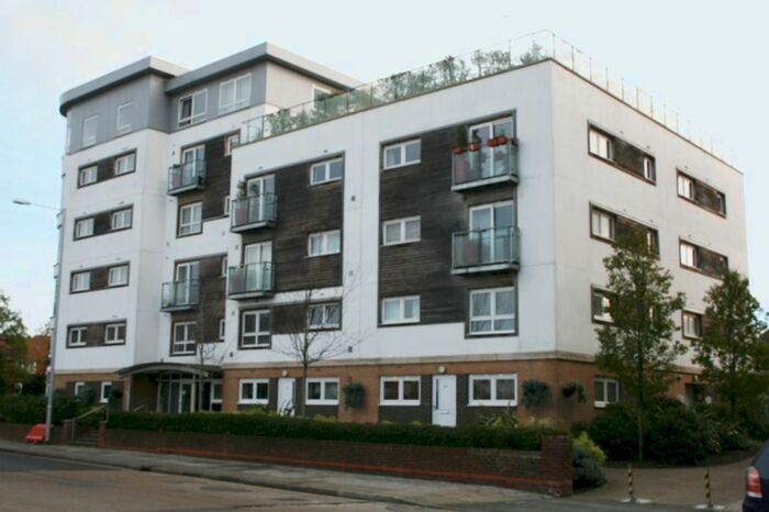 2 Bedroom Flat To Rent In Cherrydown East, Basildon SS16