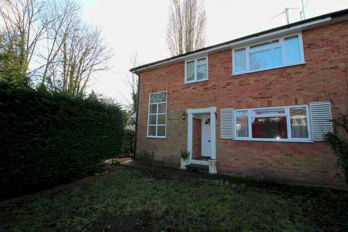 2 Bedroom Maisonette To Rent In Ray Mill Road East, Maidenhead, SL6