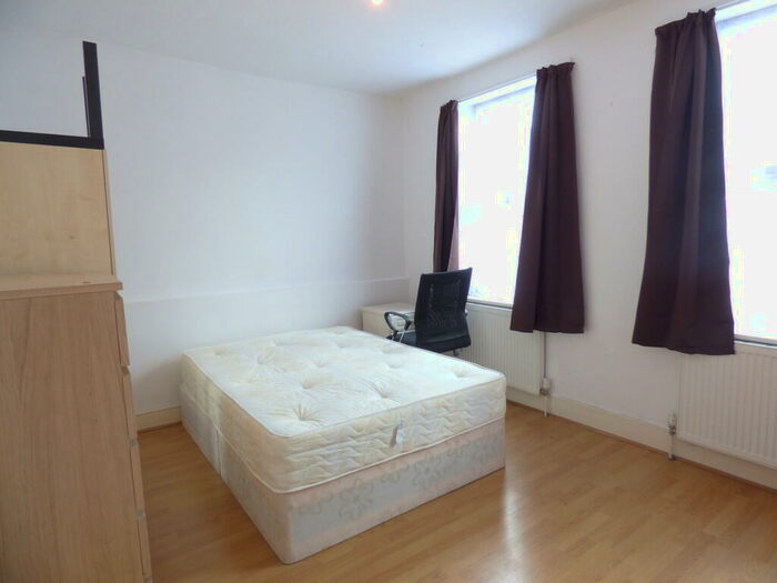 4 Bedroom Terraced House To Rent In Fieldgate Street, London, E1