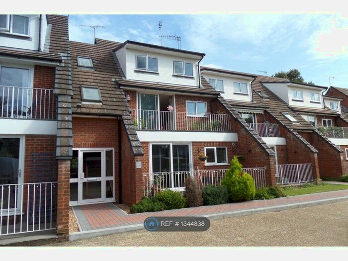 1 Bedroom Flat To Rent In Brasted Close, Orpington, BR6