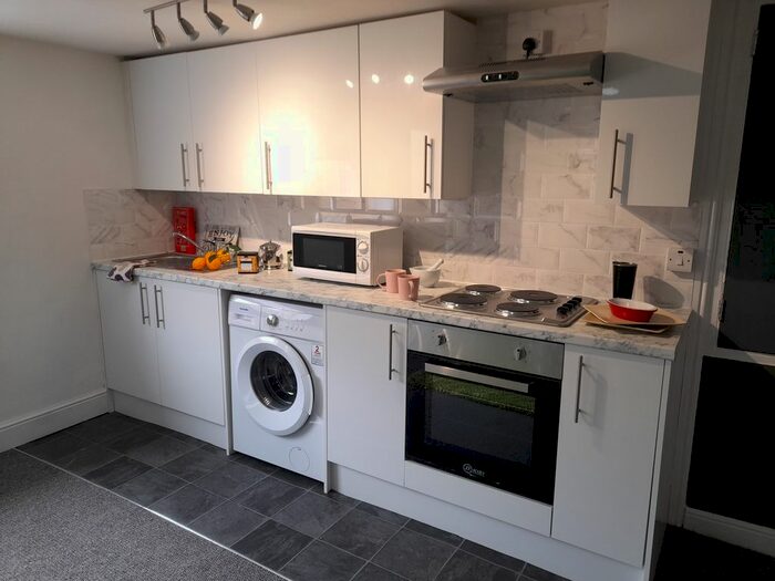 1 Bedroom Flat To Rent In Austhorpe Road, Crossgates, LS15