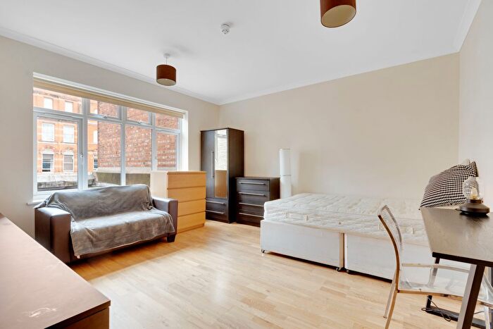 4 Bedroom Flat To Rent In Camden High Street, Camden, London, NW1