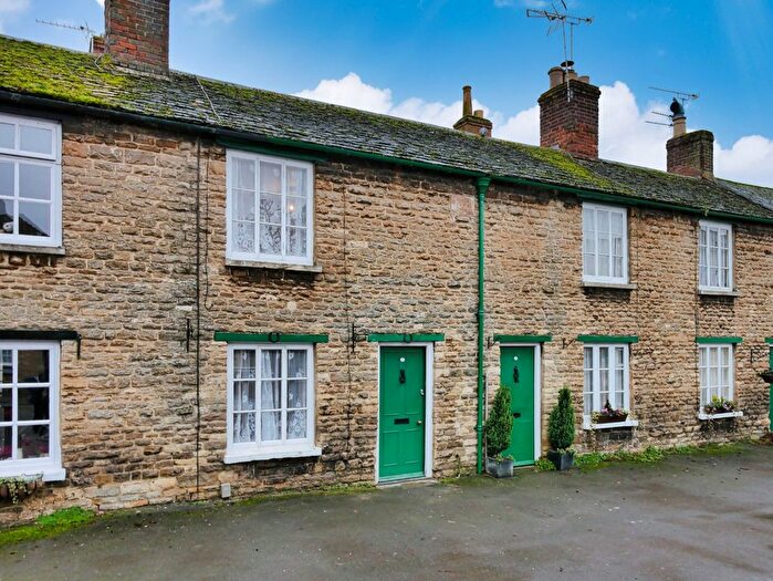 2 Bedroom Terraced House For Sale In Albion Place, Bampton, Oxfordshire, OX18