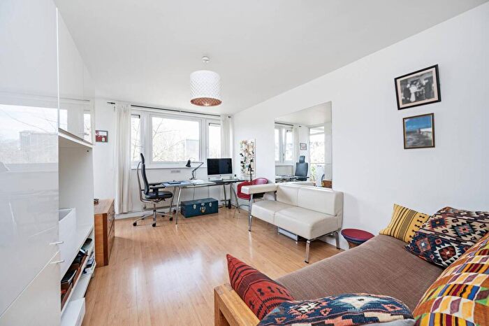 1 Bedroom Flat For Sale In Central Street, Clerkenwell, London, EC1V