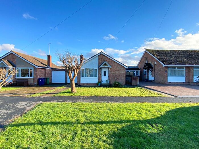 2 Bedroom Detached Bungalow For Sale In Youngman Close, Histon, Cambridge, CB24
